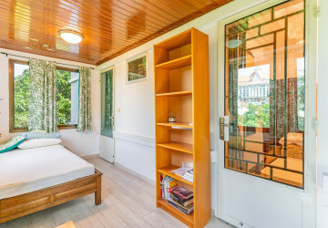 3 Bedroom Villa For Rent -Tonle Bassac, Phnom Penh thumbnail