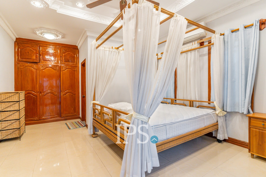 3 Bedroom Villa For Rent -Tonle Bassac, Phnom Penh