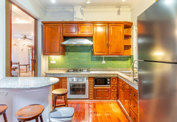 3 Bedroom Villa For Rent -Tonle Bassac, Phnom Penh thumbnail