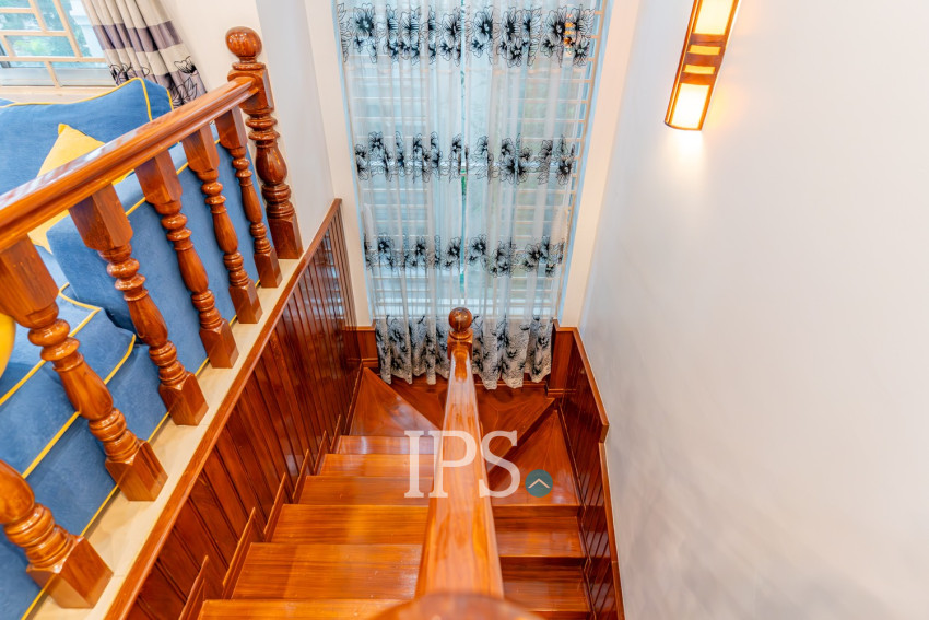 3 Bedroom Villa For Rent -Tonle Bassac, Phnom Penh