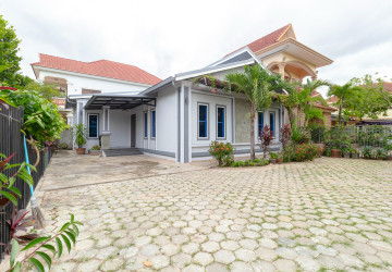 3 Bedroom House For Rent - Sala Kamreuk, Siem Reap thumbnail