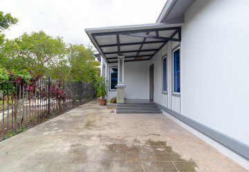 3 Bedroom House For Rent - Sala Kamreuk, Siem Reap thumbnail