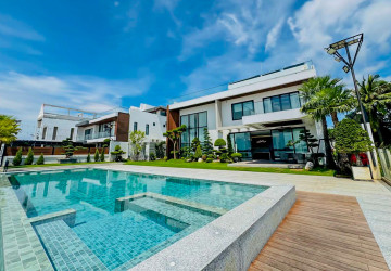 5 Bedroom Luxury Villa For Sale - Along Mekong River, Chroy Changvar, Phnom Penh thumbnail