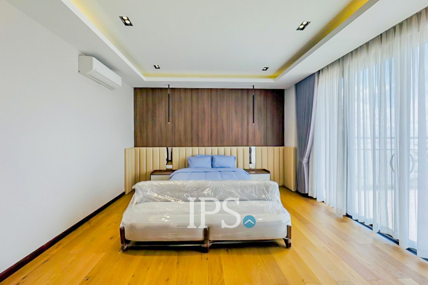 5 Bedroom Luxury Villa For Sale - Along Mekong River, Chroy Changvar, Phnom Penh