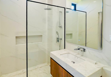 5 Bedroom Luxury Villa For Sale - Along Mekong River, Chroy Changvar, Phnom Penh thumbnail