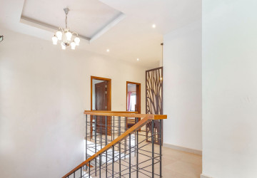 4 Bedroom Villa For Rent - Svay Dangkum, Siem Reap thumbnail