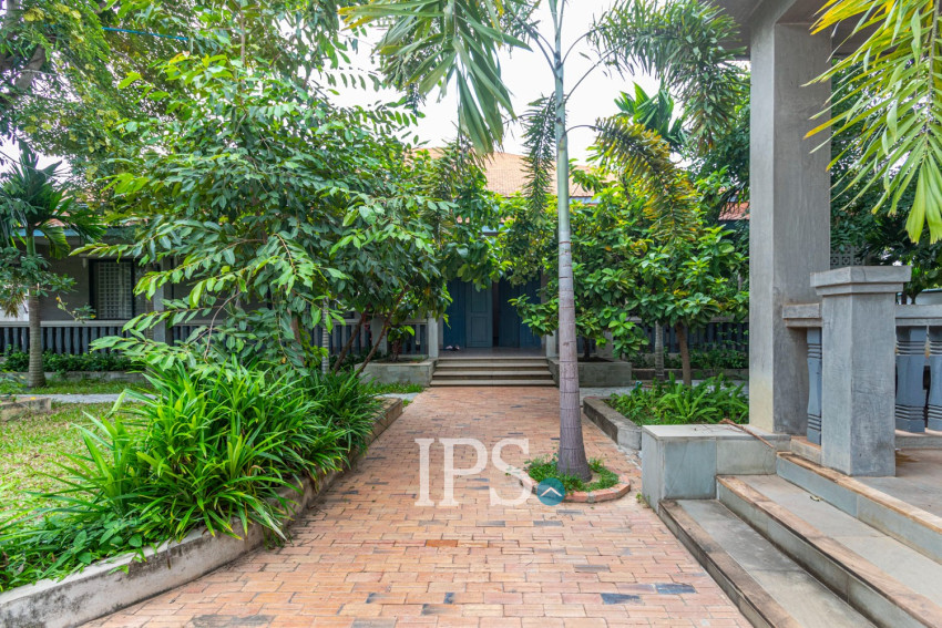 2-Villa Property with Swimming Pool for Sale - Svay Dangkum, Siem Reap