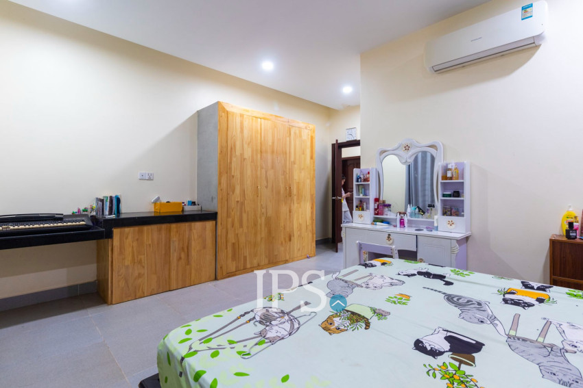 2-Villa Property with Swimming Pool for Sale - Svay Dangkum, Siem Reap