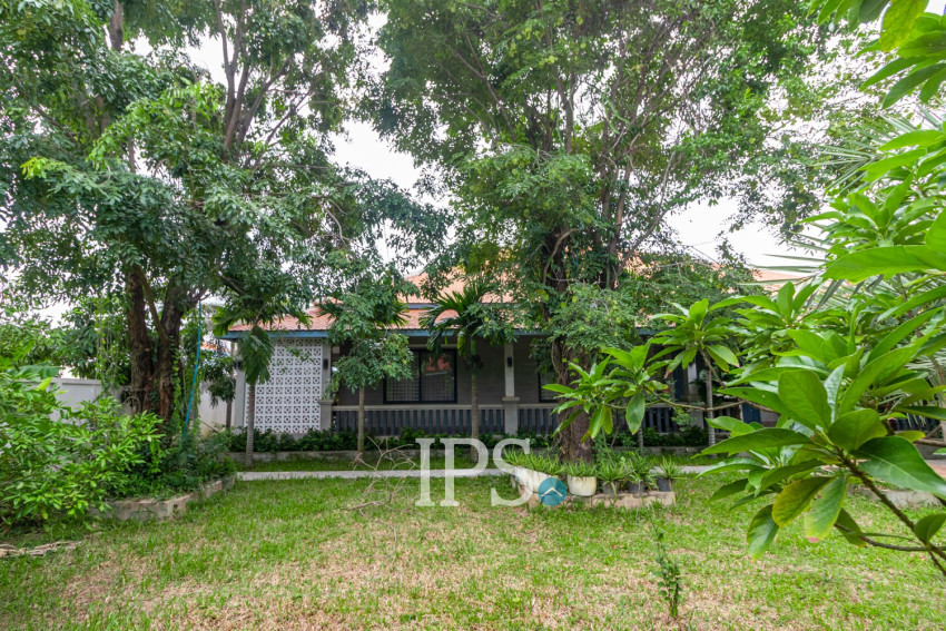 2-Villa Property with Swimming Pool for Sale - Svay Dangkum, Siem Reap