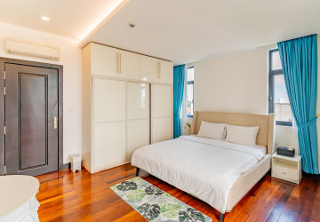 3 Bedroom Serviced Apartment For Rent - Wat Phnom, Phnom Penh thumbnail