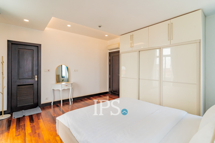 3 Bedroom Serviced Apartment For Rent - Wat Phnom, Phnom Penh