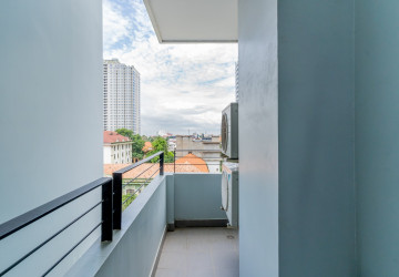 3 Bedroom Serviced Apartment For Rent - Wat Phnom, Phnom Penh thumbnail