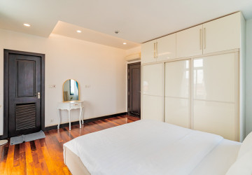 3 Bedroom Serviced Apartment For Rent - Wat Phnom, Phnom Penh thumbnail