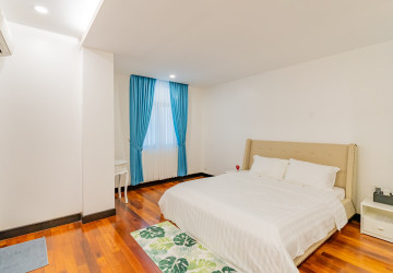 3 Bedroom Serviced Apartment For Rent - Wat Phnom, Phnom Penh thumbnail