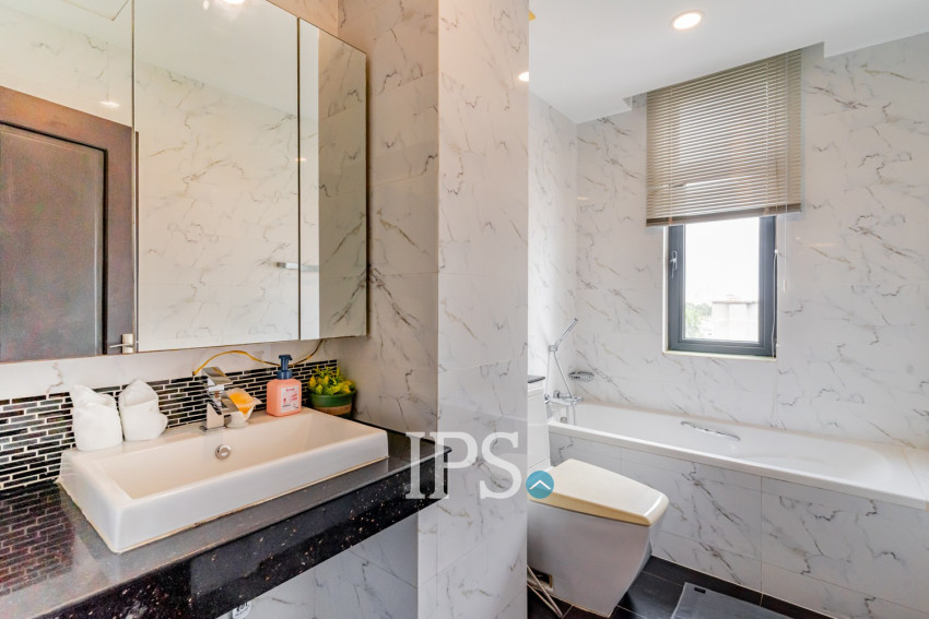 3 Bedroom Serviced Apartment For Rent - Wat Phnom, Phnom Penh