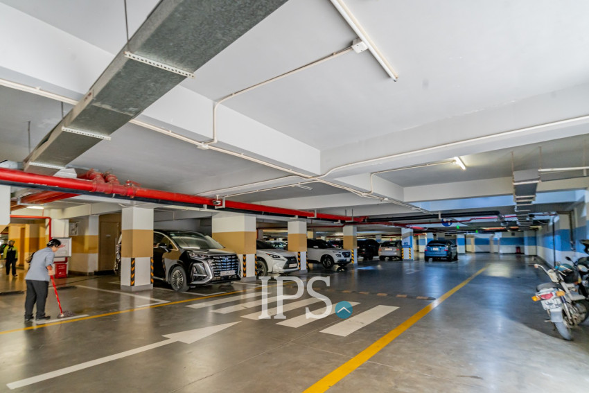 3 Bedroom Serviced Apartment For Rent - Srah Chak, Phnom Penh