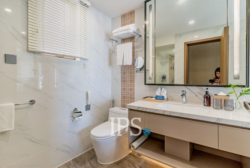 2 Bedroom Serviced Apartment For Rent - Srah Chak, Phnom Penh