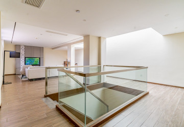 Duplex 2 Bedroom Serviced Apartment For Rent - Srah Chak, Phnom Penh thumbnail