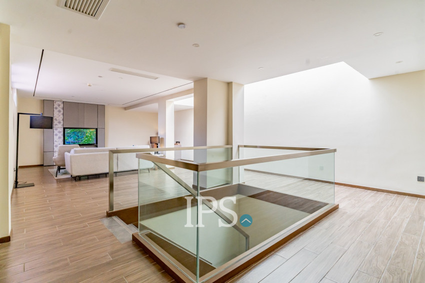 Duplex 2 Bedroom Serviced Apartment For Rent - Srah Chak, Phnom Penh