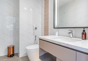 Duplex 3 Bedroom Serviced Penthouse For Rent - Srah Chak, Phnom Penh thumbnail