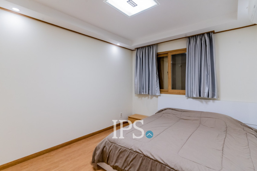 13th Floor 1 Bedroom Condo For Sale - De Castle Royal, BKK1, Phnom Penh