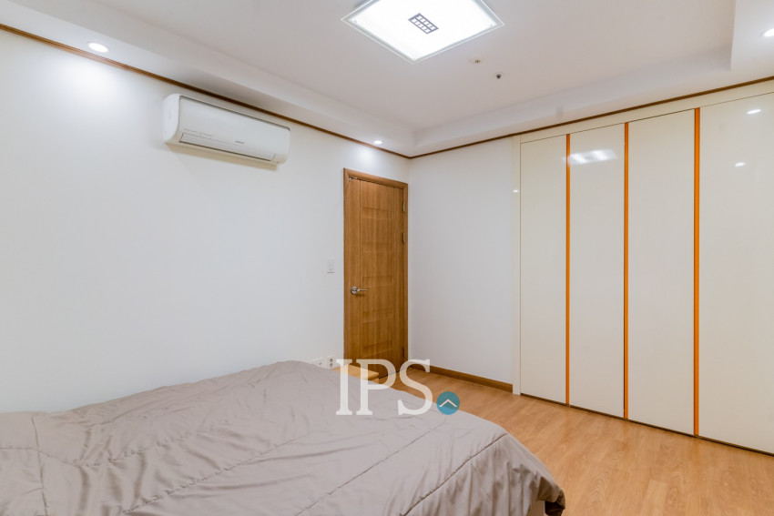 13th Floor 1 Bedroom Condo For Sale - De Castle Royal, BKK1, Phnom Penh