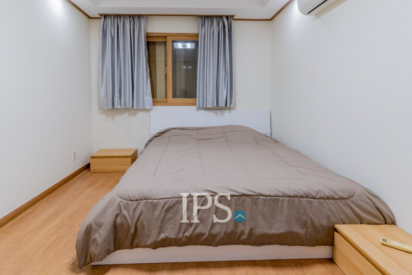 13th Floor 1 Bedroom Condo For Sale - De Castle Royal, BKK1, Phnom Penh