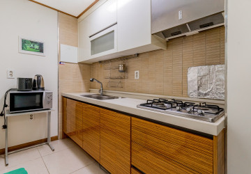 13th Floor 1 Bedroom Condo For Sale - De Castle Royal, BKK1, Phnom Penh thumbnail