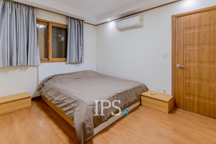 13th Floor 1 Bedroom Condo For Sale - De Castle Royal, BKK1, Phnom Penh