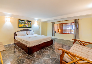 Renovated 3 Bedroom Apartment For Rent - Chakto Mukh, Phnom Penh thumbnail