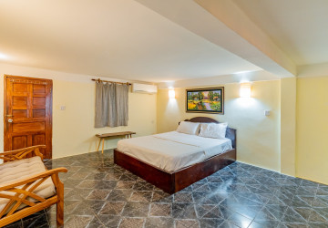 Renovated 3 Bedroom Apartment For Rent - Chakto Mukh, Phnom Penh thumbnail