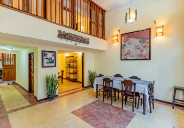 Renovated 3 Bedroom Apartment For Rent - Chakto Mukh, Phnom Penh thumbnail