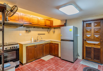 Renovated 3 Bedroom Apartment For Rent - Chakto Mukh, Phnom Penh thumbnail