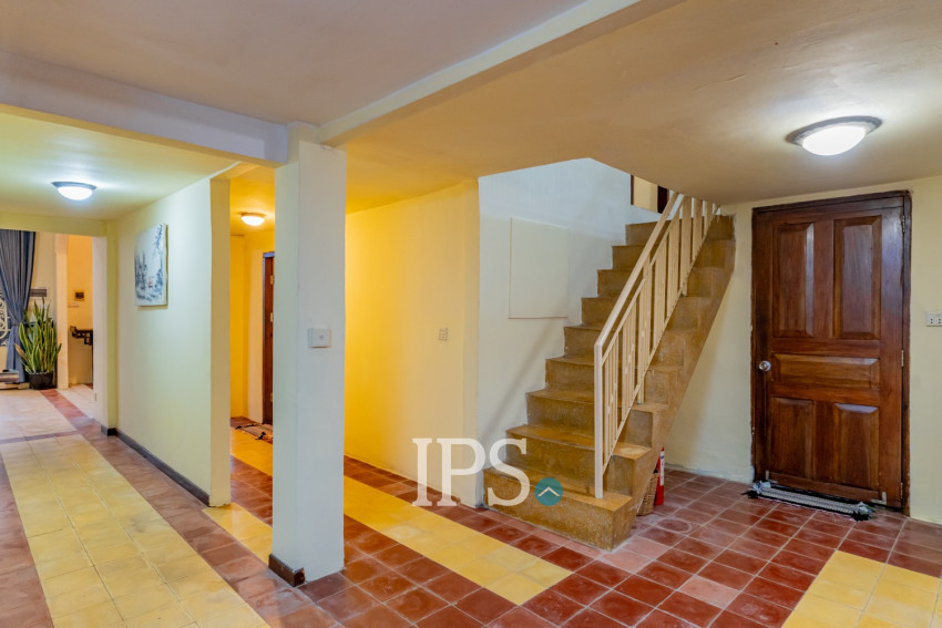 Renovated 3 Bedroom Apartment For Rent - Chakto Mukh, Phnom Penh