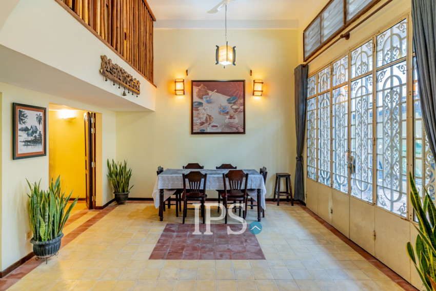 Renovated 3 Bedroom Apartment For Rent - Chakto Mukh, Phnom Penh