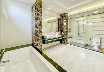 7 Bedroom Queen Villa For Rent - Borey Peng Huoth Beong Snor, Chhbar Ampov, Phnom Penh thumbnail