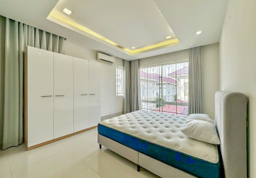 7 Bedroom Queen Villa For Rent - Borey Peng Huoth Beong Snor, Chhbar Ampov, Phnom Penh thumbnail