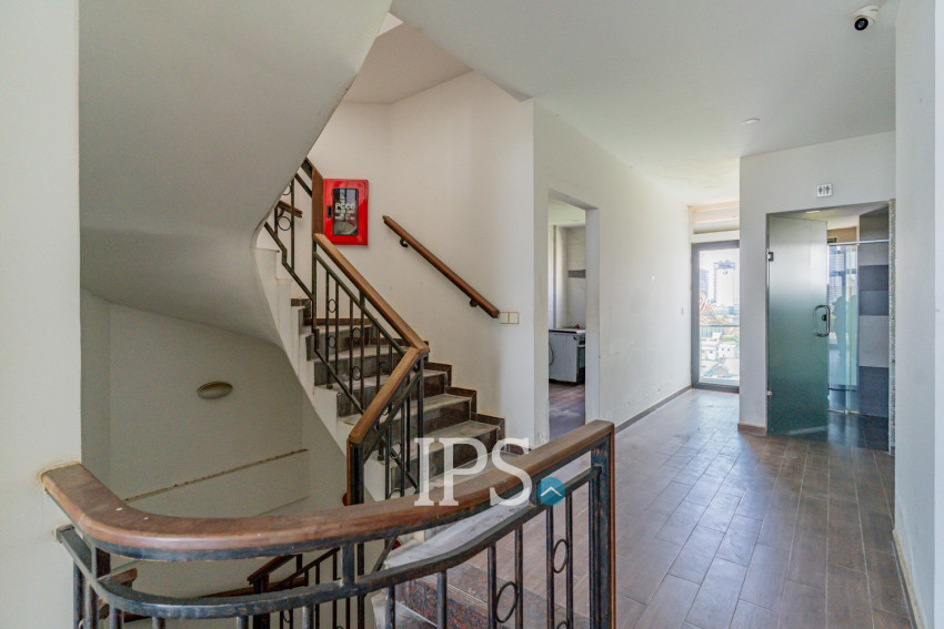 14 Room Hotel Building For Rent - Srah Chork, Daun Penh