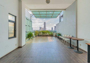 14 Room Hotel Building For Rent - Srah Chork, Daun Penh thumbnail