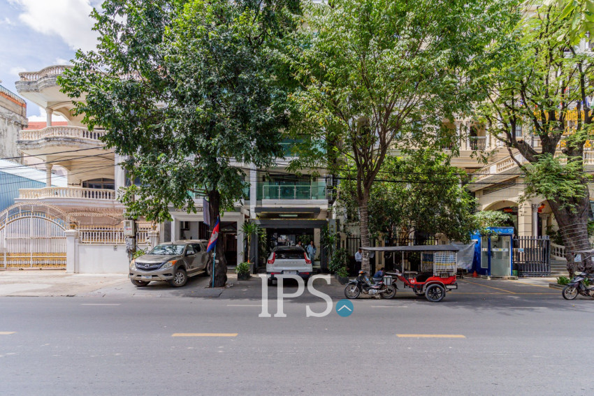 14 Room Hotel Building For Rent - Srah Chork, Daun Penh
