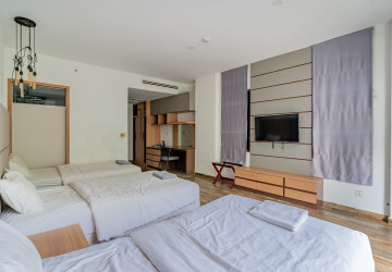 14 Room Hotel Building For Sale - Srah Chork, Daun Penh thumbnail