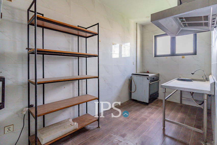 14 Room Hotel Building For Sale - Srah Chork, Daun Penh