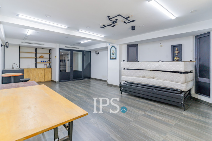 14 Room Hotel Building For Sale - Srah Chork, Daun Penh