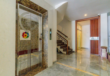 14 Room Hotel Building For Sale - Srah Chork, Daun Penh thumbnail