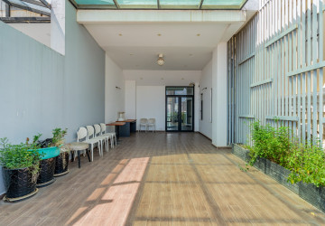 14 Room Hotel Building For Sale - Srah Chork, Daun Penh thumbnail