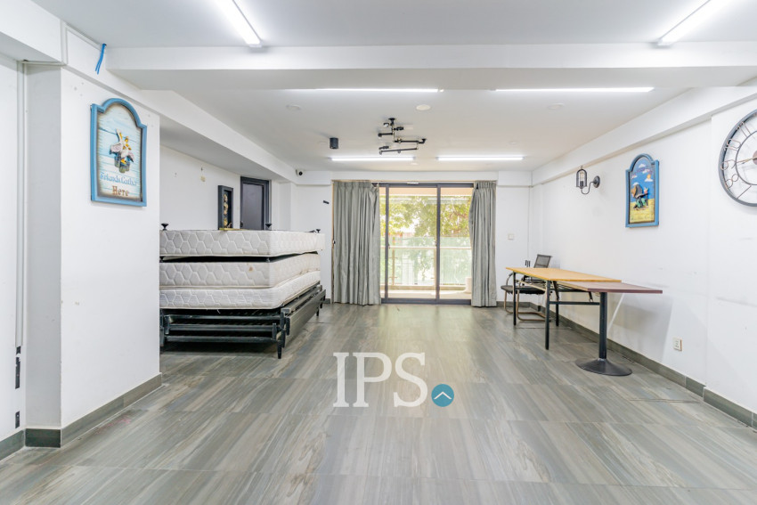 14 Room Hotel Building For Sale - Srah Chork, Daun Penh