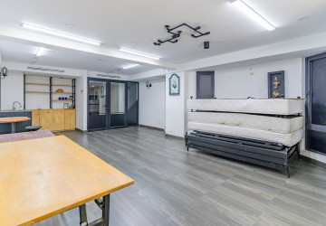 14 Room Hotel Building For Sale - Srah Chork, Daun Penh thumbnail