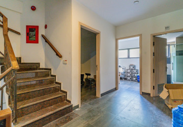 14 Room Hotel Building For Sale - Srah Chork, Daun Penh thumbnail