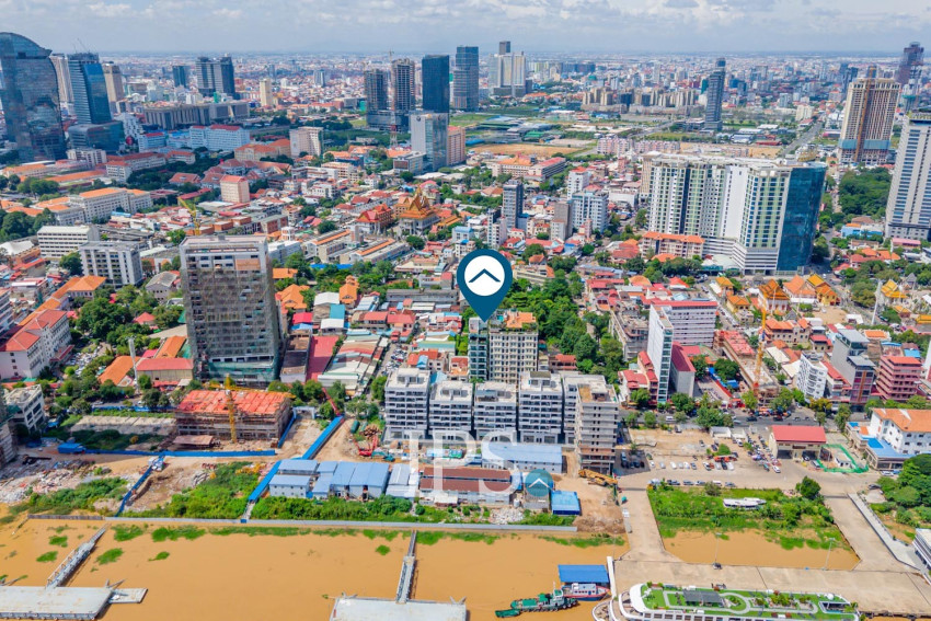 14 Room Hotel Building For Sale - Srah Chork, Daun Penh