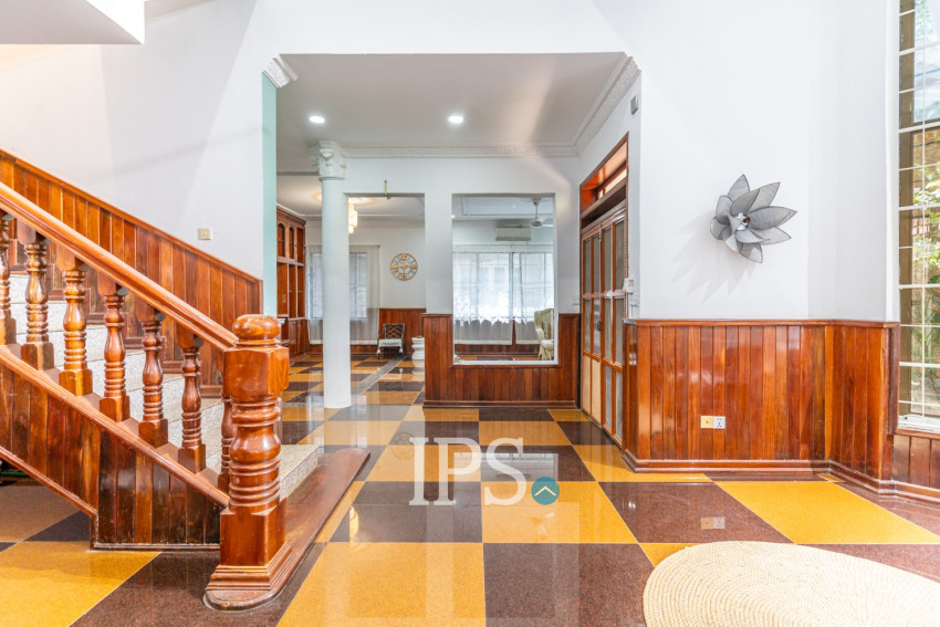4 Bedroom Villa For Sale - Chroy Changvar, Phnom Penh